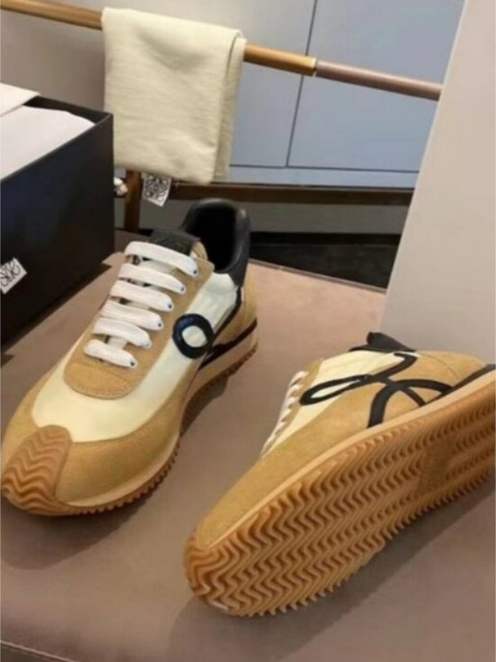 New Loewe Flow Runner Women's Sneakers - Picture 5 of 5